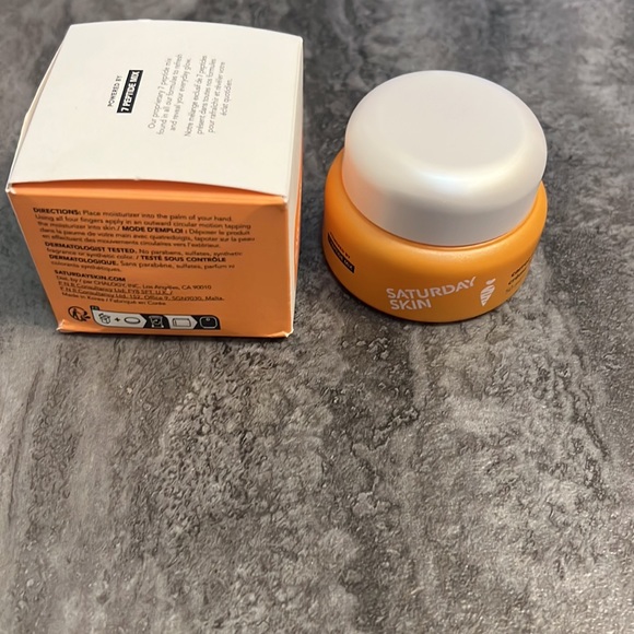Saturday Skin Carrot + Niacinamide MOISTURIZING CREAM - Picture 4 of 5